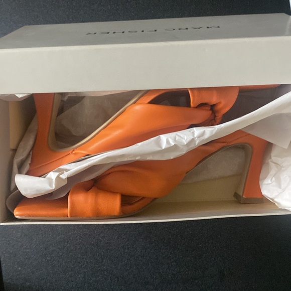 🧡NEVER WORN Marc Fisher Sandals | Size 9.5 | 2.84 Inches - Picture 10 of 10